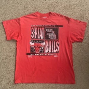 COPY - Vintage Chicago Bulls graphic T